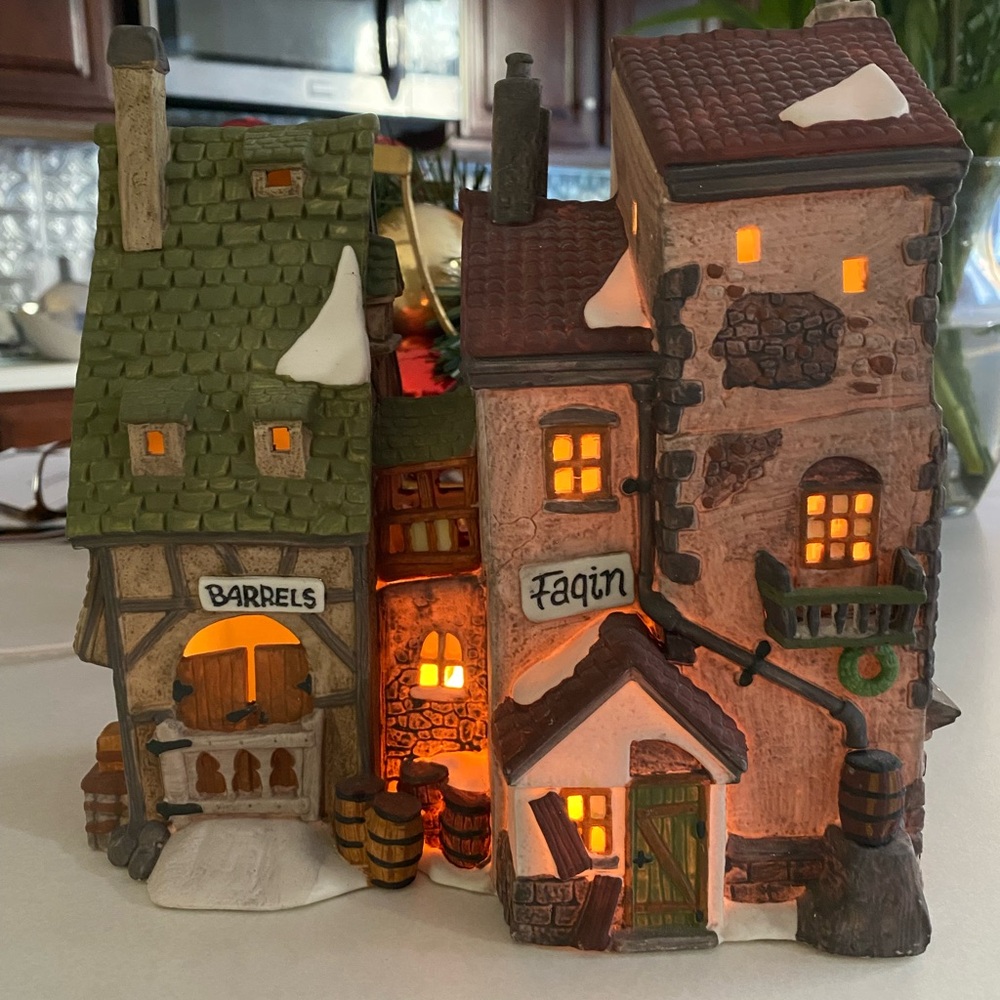 Vintage Department 56 1990 Fagin’s Hide Away
